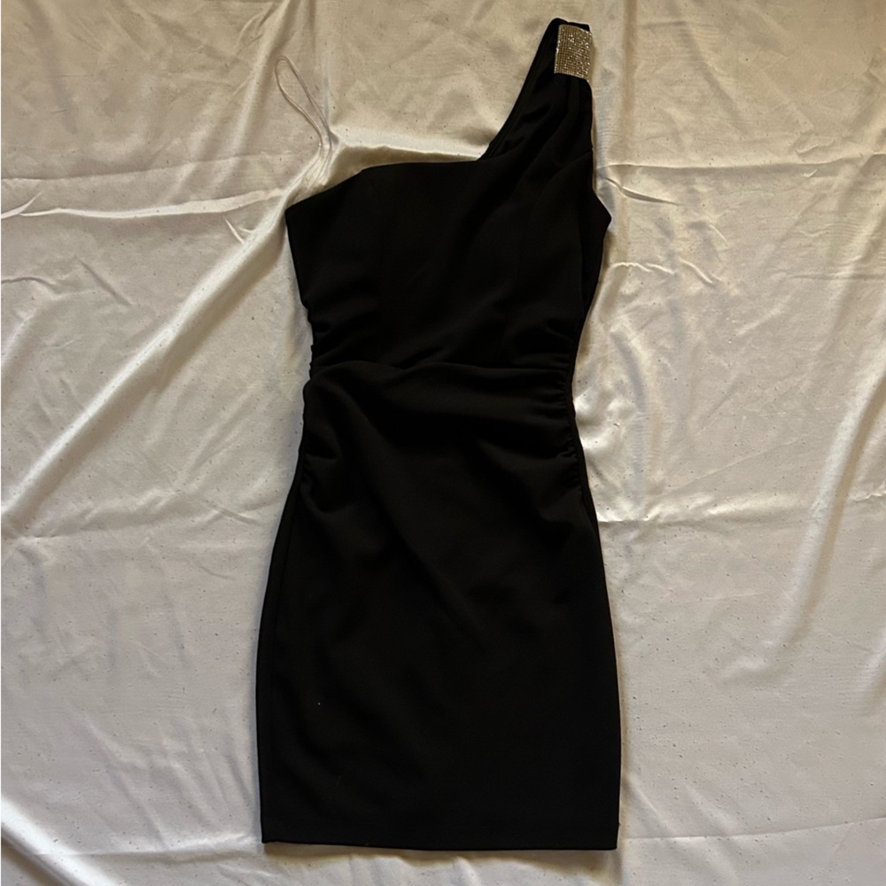 Chic Black One-Shoulder Dress with Embellished Strap